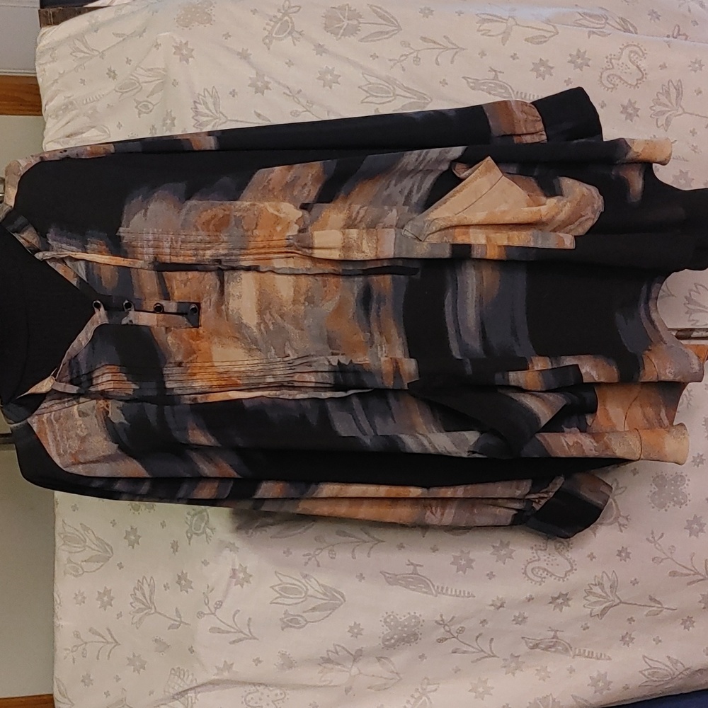 Stylish Multicolor‎ Blouse with Button Detail